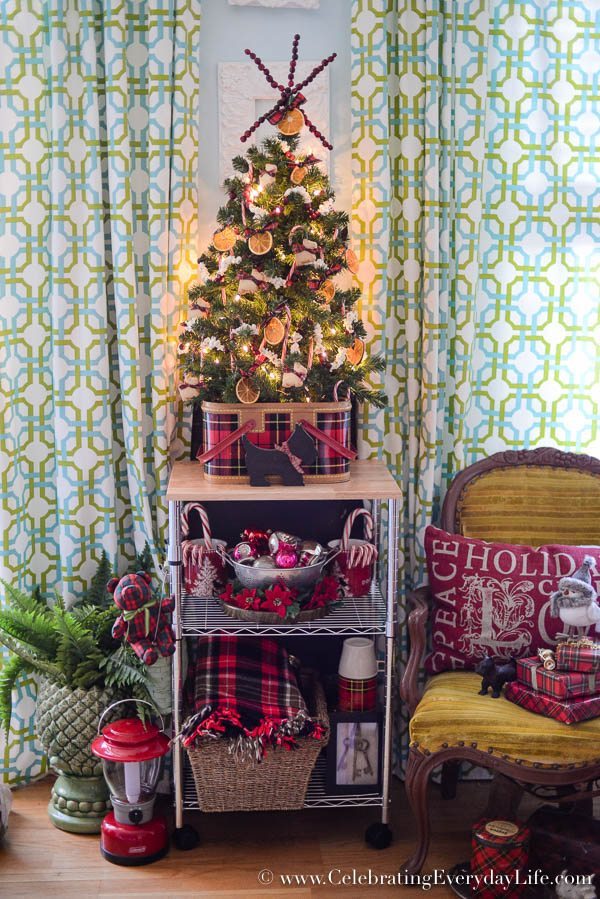 holiday tree orange garland