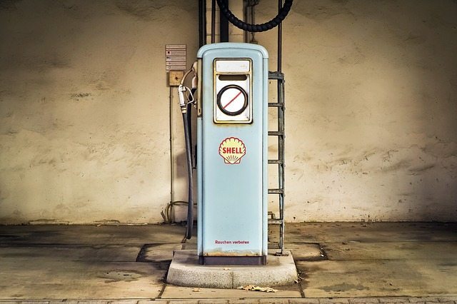 gas-pump-1914310_640